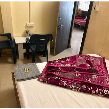 Hotel Mahakal Vishram, Ujjain Bagian luar foto