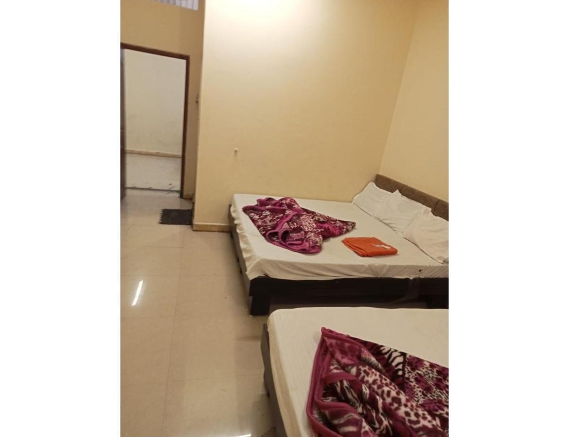 Hotel Mahakal Vishram, Ujjain Bagian luar foto