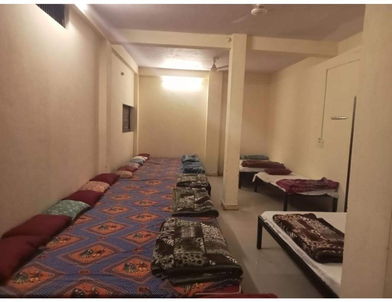 Hotel Mahakal Vishram, Ujjain Bagian luar foto
