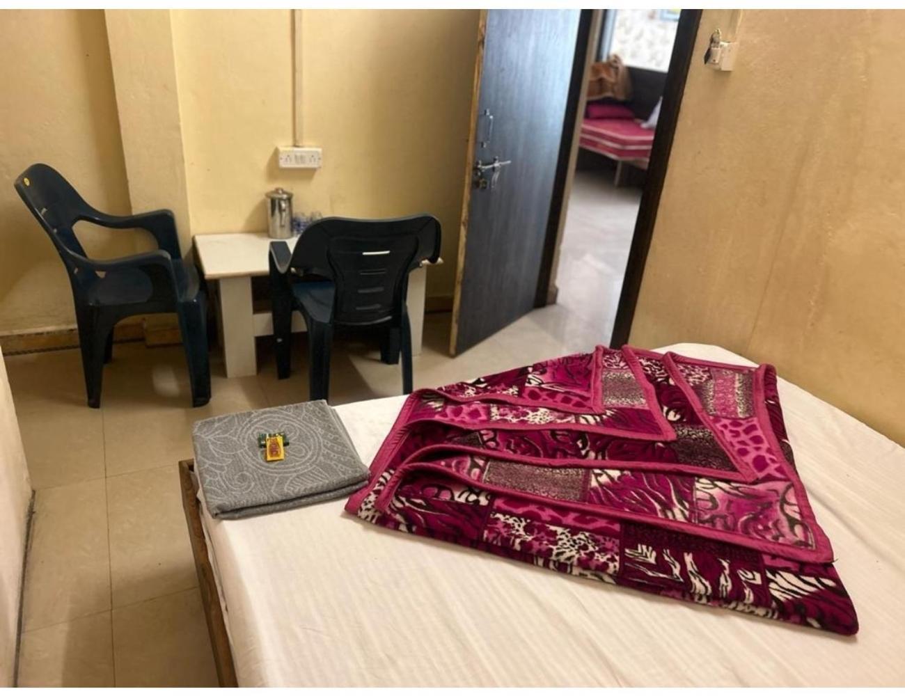 Hotel Mahakal Vishram, Ujjain Bagian luar foto