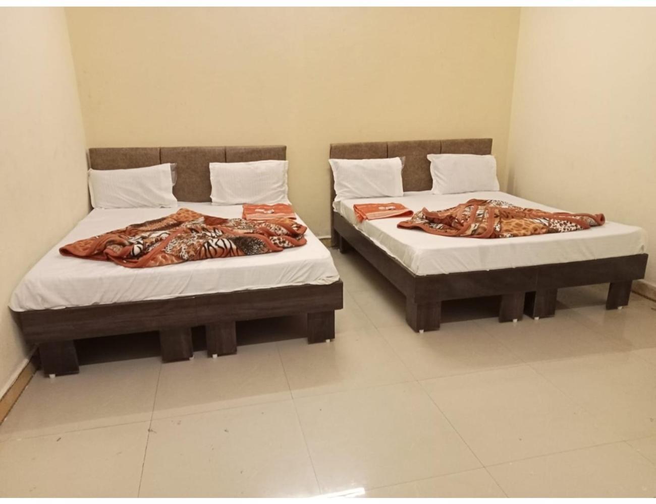 Hotel Mahakal Vishram, Ujjain Bagian luar foto