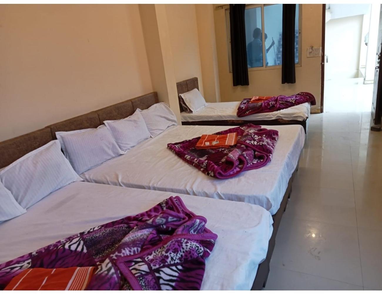 Hotel Mahakal Vishram, Ujjain Bagian luar foto