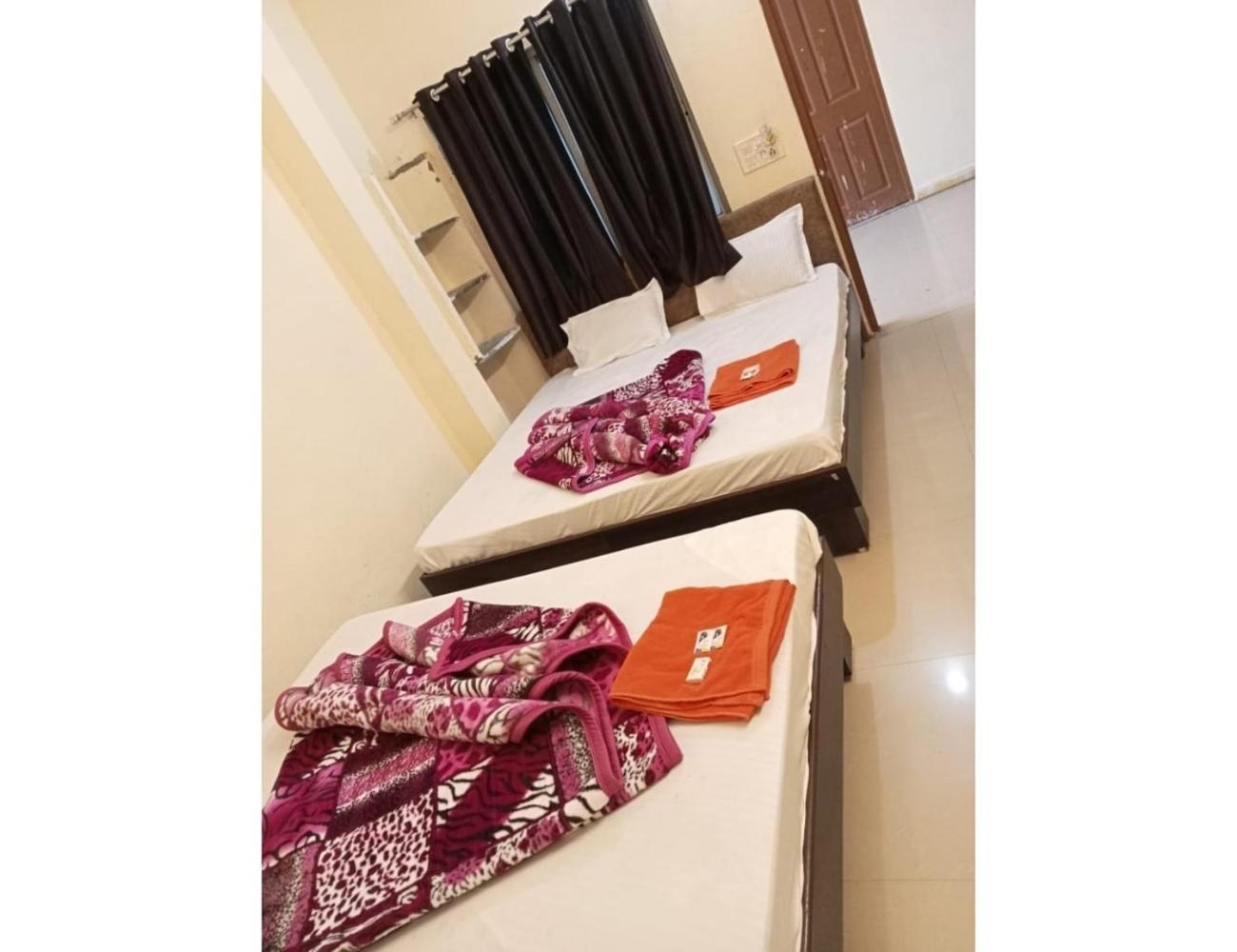 Hotel Mahakal Vishram, Ujjain Bagian luar foto